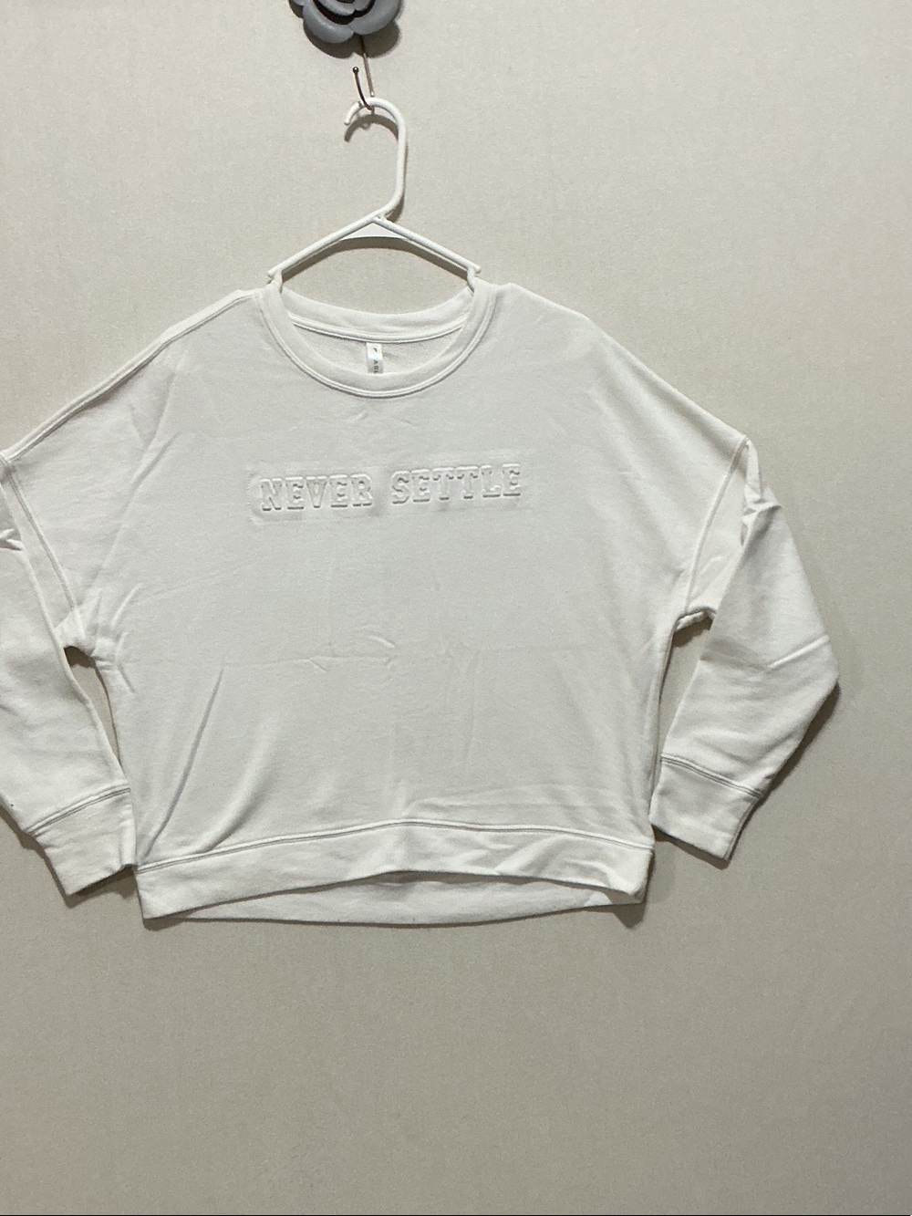 Fabletics Cream Men's Crewneck Sweatshirt with Raised 'Never Settle' Embroidery